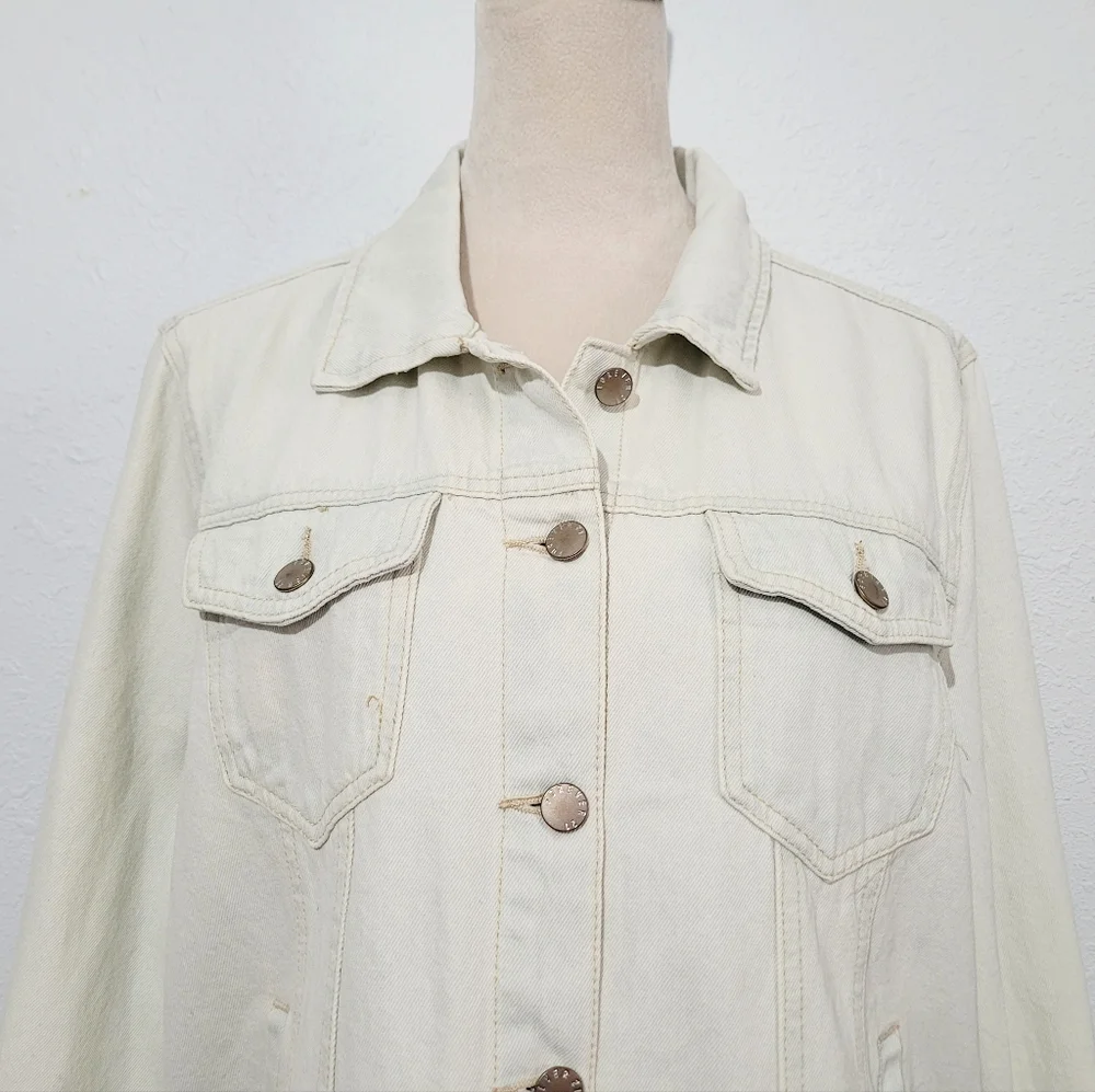Forever 21+ Acid Wash Denim Jacket Women Plus Size 0X White 100% Cotton Trucker - Picture 3 of 12